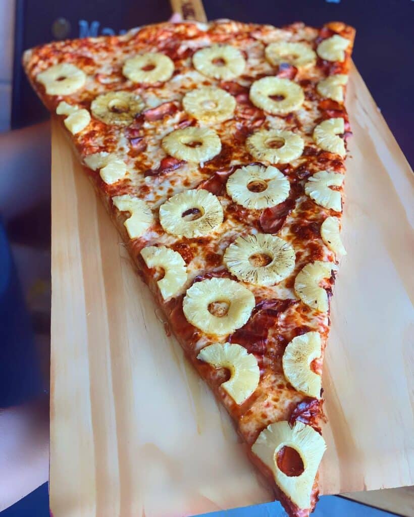 An image of pineapple pizza.